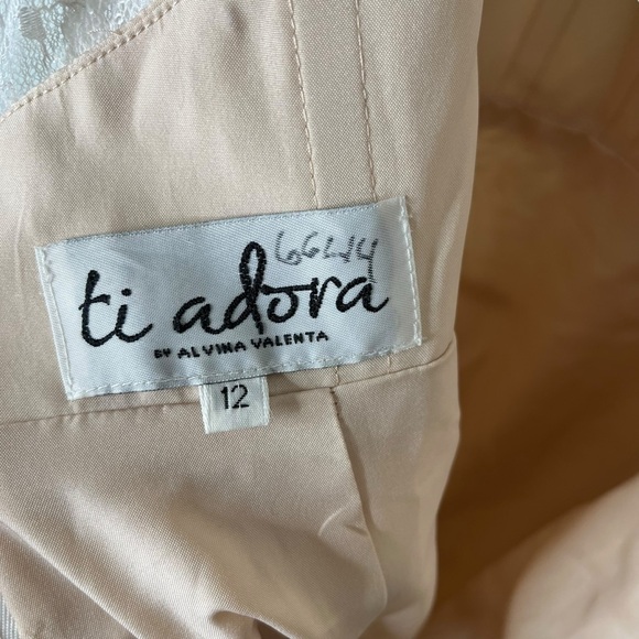 Ti Adora Champagne and Ivory Lace Bohemian Sweetheart A-Line Wedding Gown 12 - Picture 12 of 14